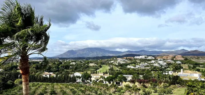 Долгосрочная аренда пентхауса в New Golden Mile 3