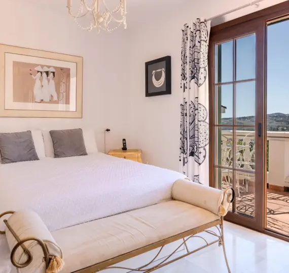 Продажа дома на две семьи в Mijas Golf