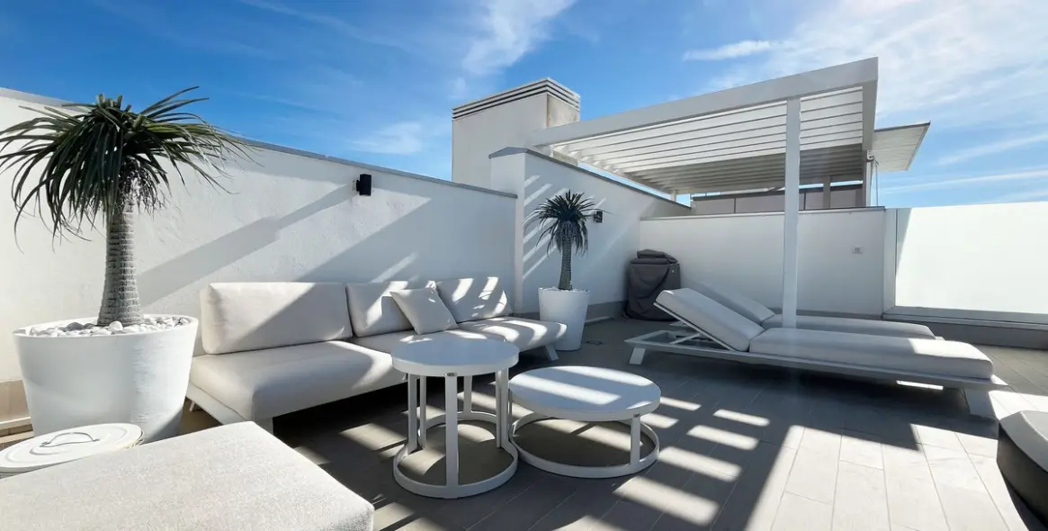 Sale of penthouse in Estepona (district New Golden Mile) 3