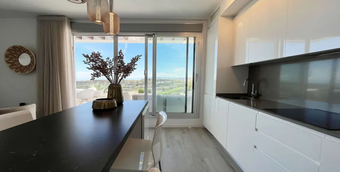 Sale of penthouse in Estepona (district New Golden Mile) 8