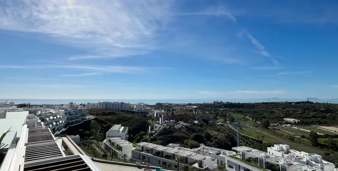 Продажа пентхауса в New Golden Mile 15