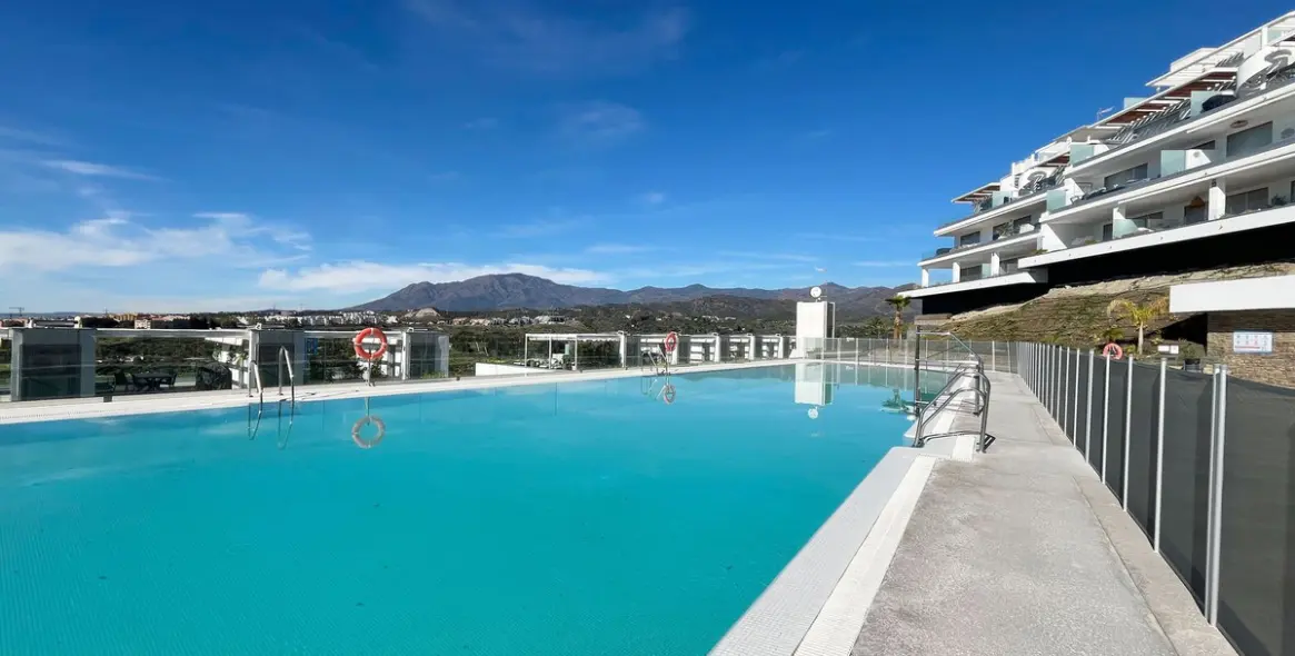 Продажа пентхауса в New Golden Mile 17