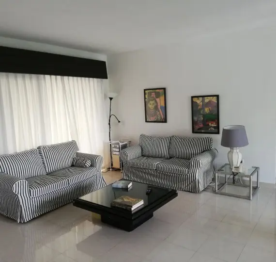 Sale of middle floor apartment in Puerto Banús