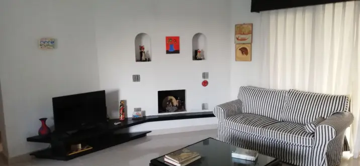 Sale of middle floor apartment in Puerto Banús 2