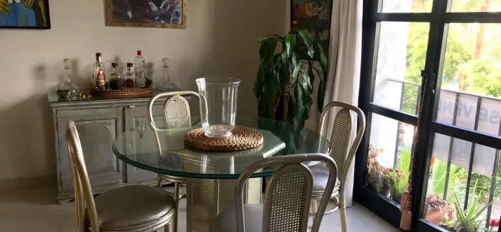 Sale of middle floor apartment in Puerto Banús 3