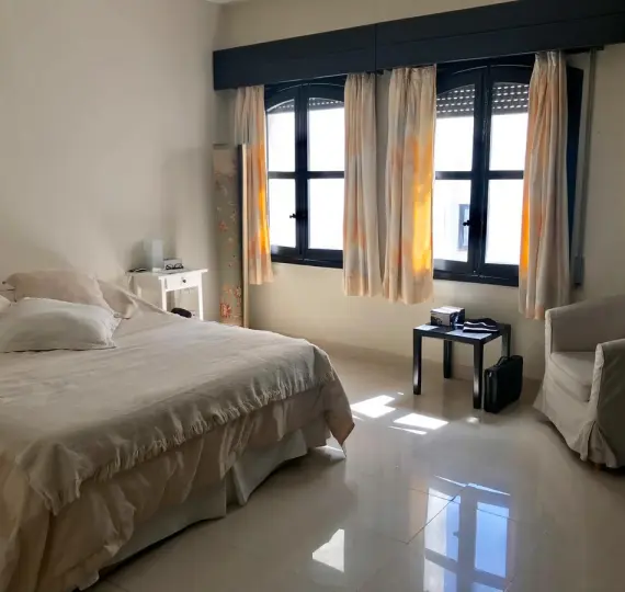 Sale of middle floor apartment in Puerto Banús