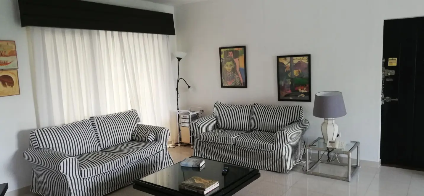 Sale of middle floor apartment in Puerto Banús 2