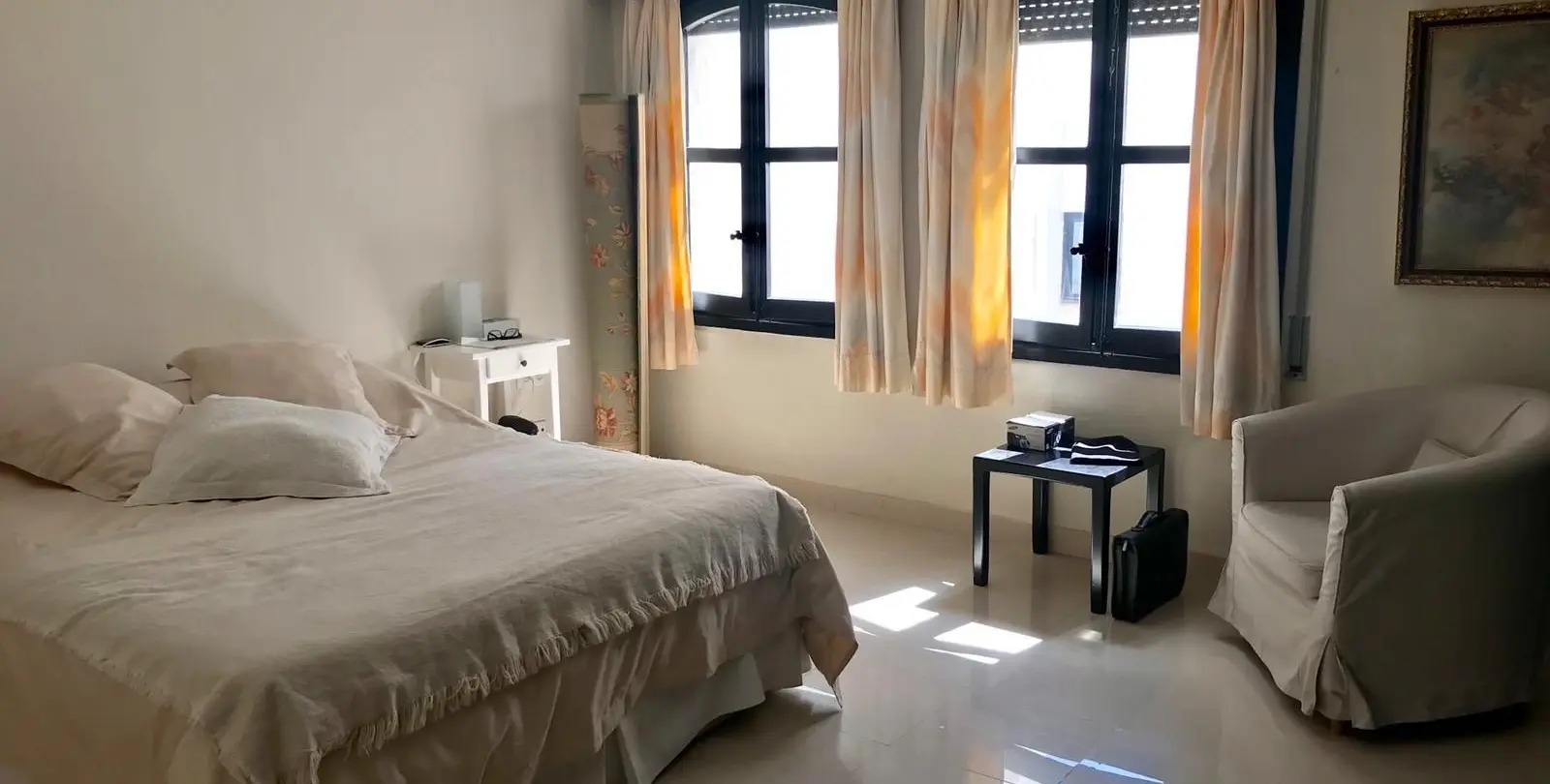 Sale of middle floor apartment in Puerto Banús 5