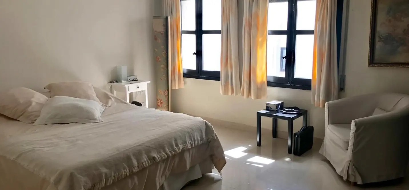Sale of middle floor apartment in Puerto Banús 4