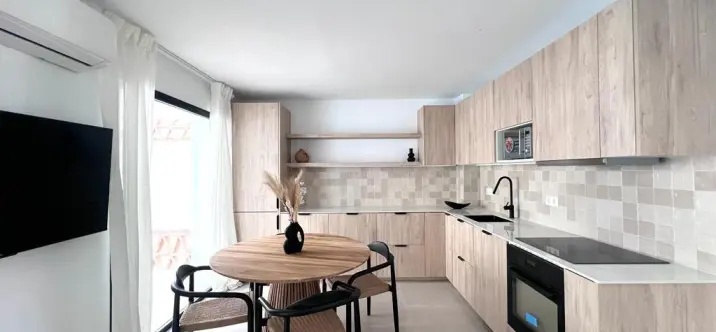 Sale of middle floor apartment in Nueva Andalucía 0