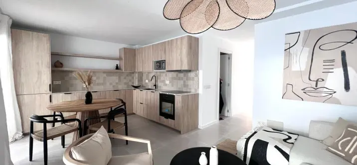 Sale of middle floor apartment in Nueva Andalucía 1