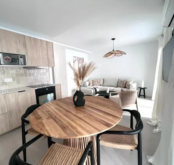 Sale of middle floor apartment in Nueva Andalucía