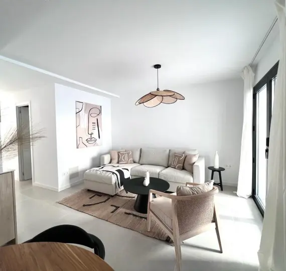 Sale of middle floor apartment in Nueva Andalucía