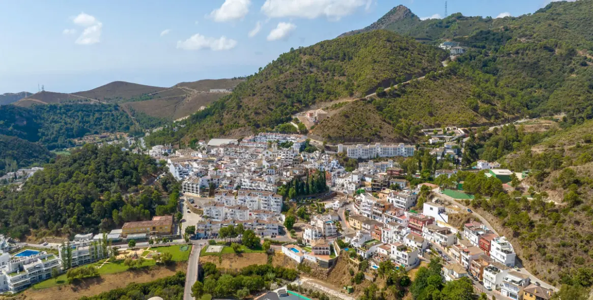 Продажа апартаментов на среднем этаже в Nueva Andalucía 15