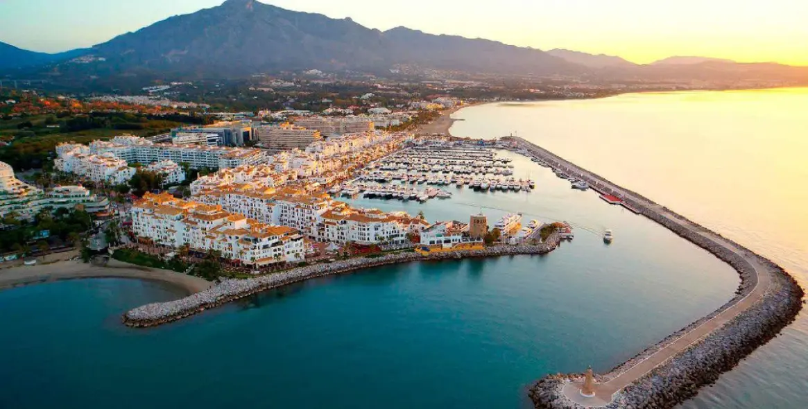 Sale of middle floor apartment in Nueva Andalucía 21