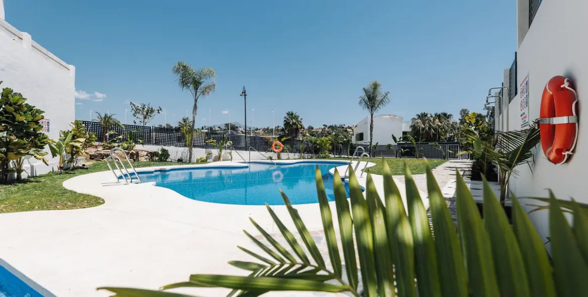 Long-term rent of townhouse in New Golden Mile 1