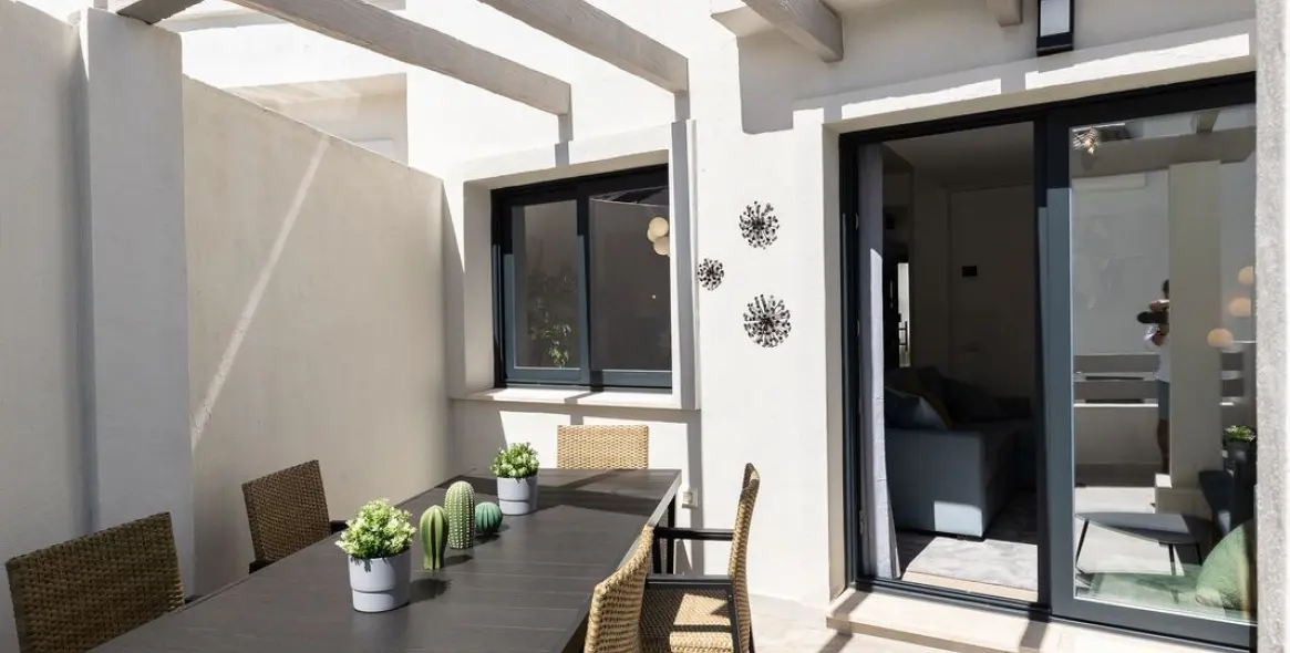 Long-term rent of townhouse in New Golden Mile 4