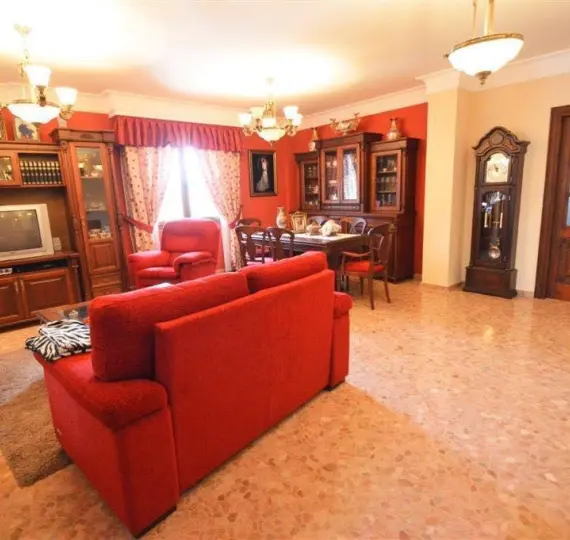 Sale of detached villa in Villanueva De La Concepcion