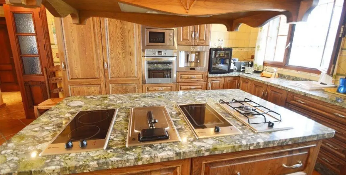 Sale of detached villa in Villanueva De La Concepcion 15