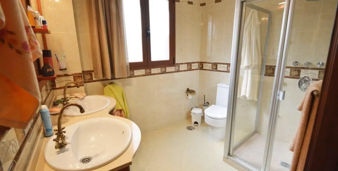 Sale of detached villa in Villanueva De La Concepcion 23