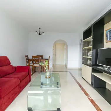 Sale of middle floor apartment in Marbella