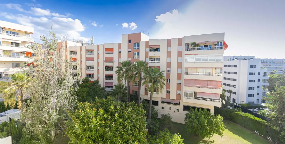 Sale of middle floor apartment in Marbella 4