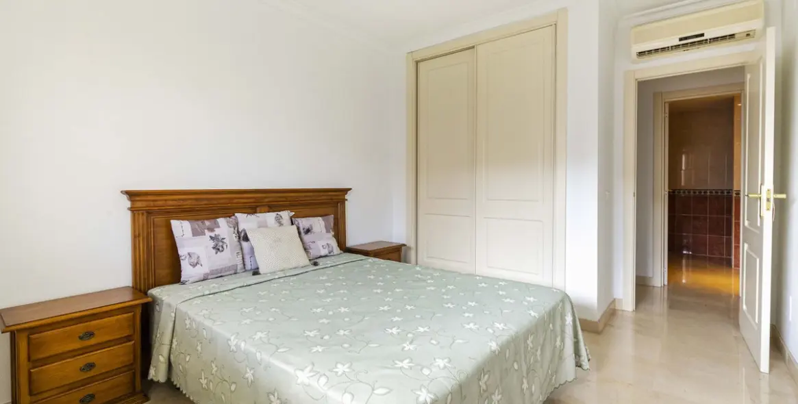 Sale of middle floor apartment in Marbella 8