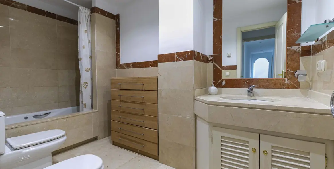 Sale of middle floor apartment in Marbella 9