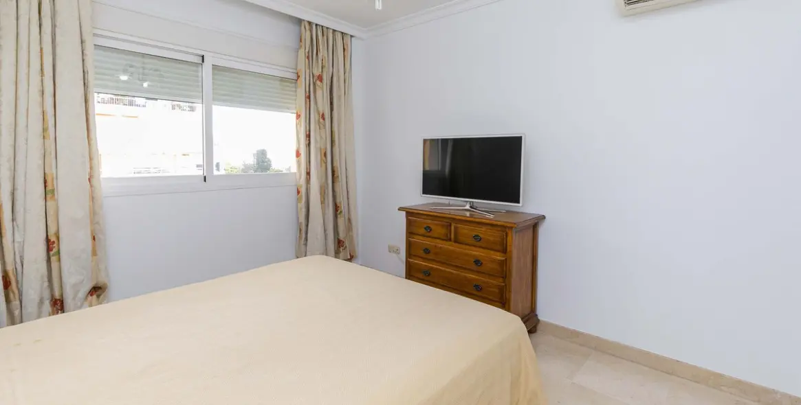 Sale of middle floor apartment in Marbella 15