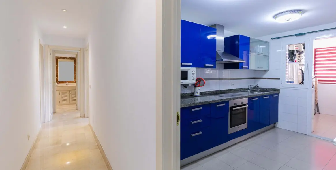 Sale of middle floor apartment in Marbella 16