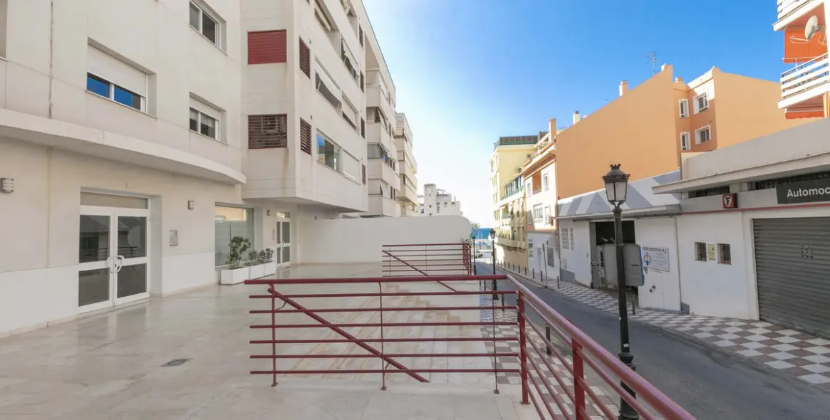 Sale of middle floor apartment in Marbella 18