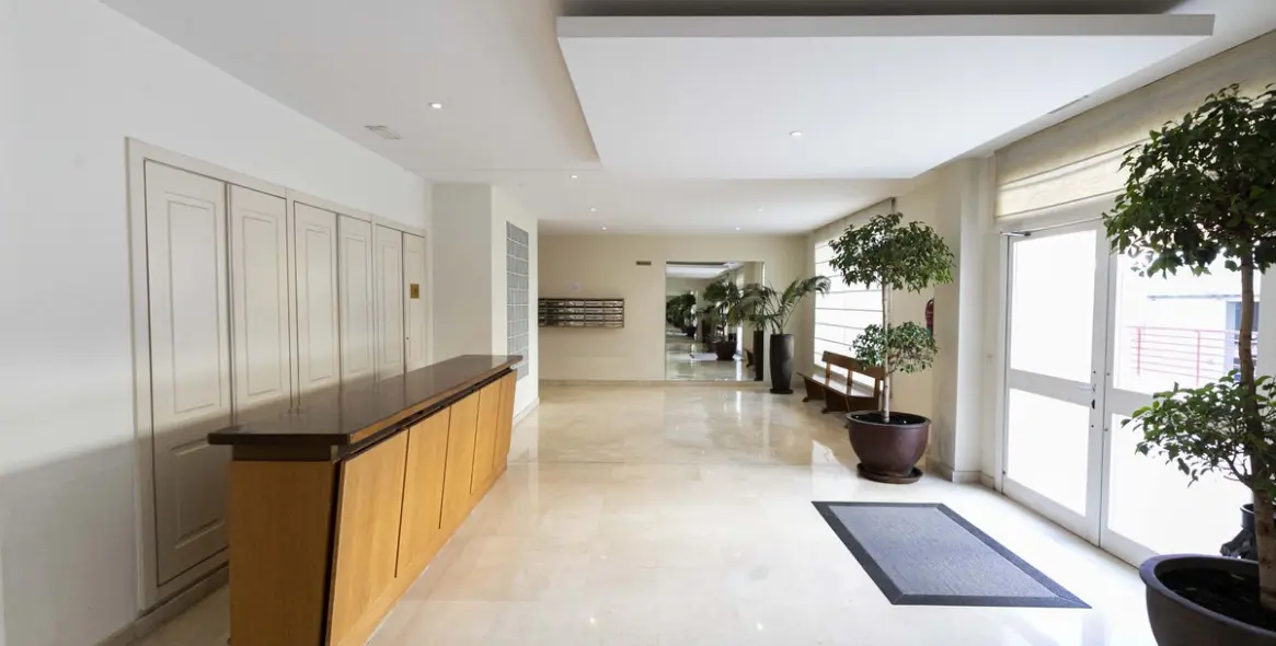 Sale of middle floor apartment in Marbella 19