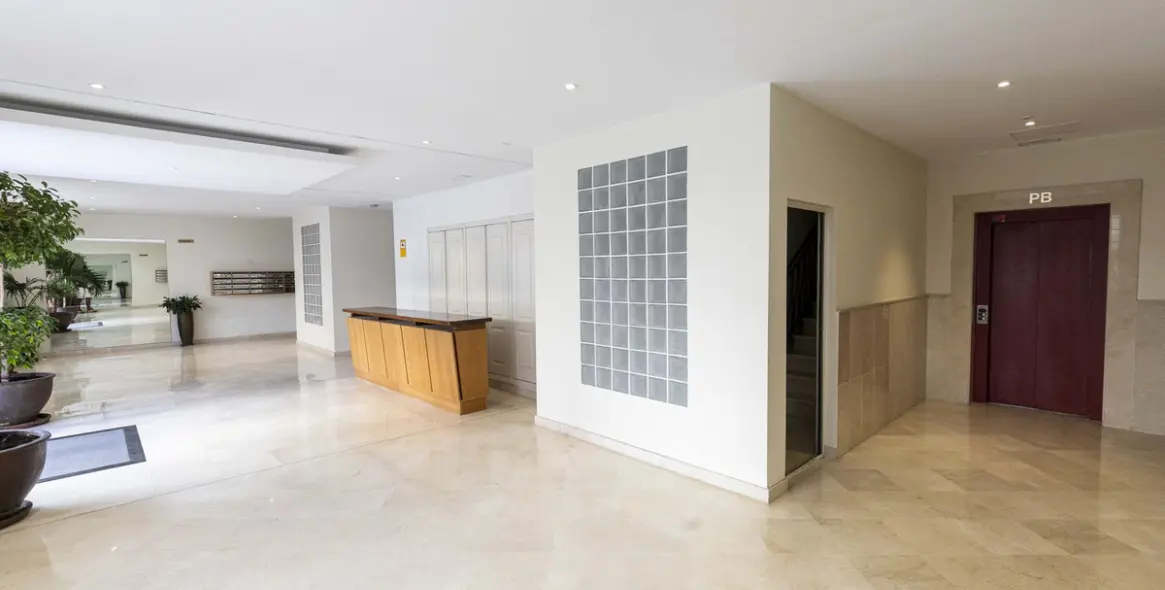 Sale of middle floor apartment in Marbella 20