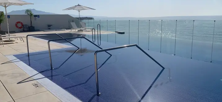 Продажа пентхауса в Estepona 0