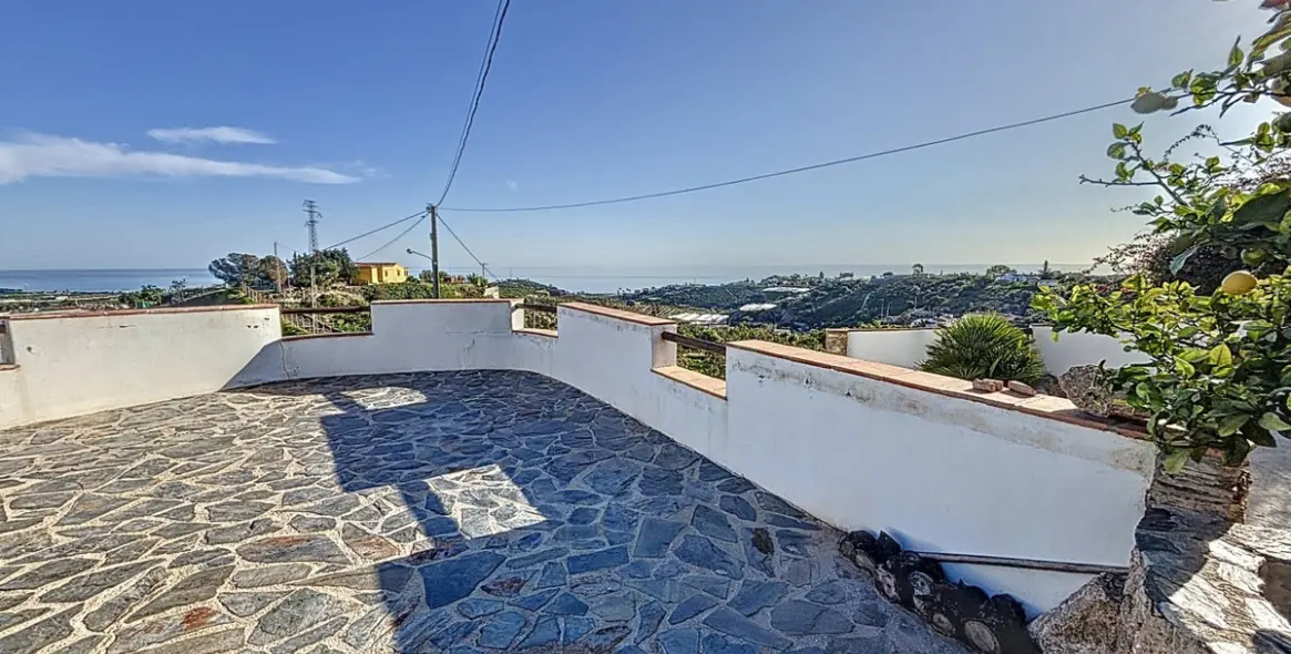 Sale of detached villa in Costa del Sol East 4