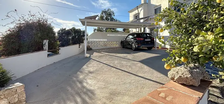 Detached villa R4941757 4