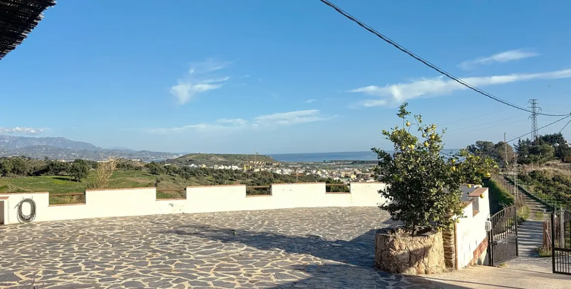 Sale of detached villa in Costa del Sol East 6