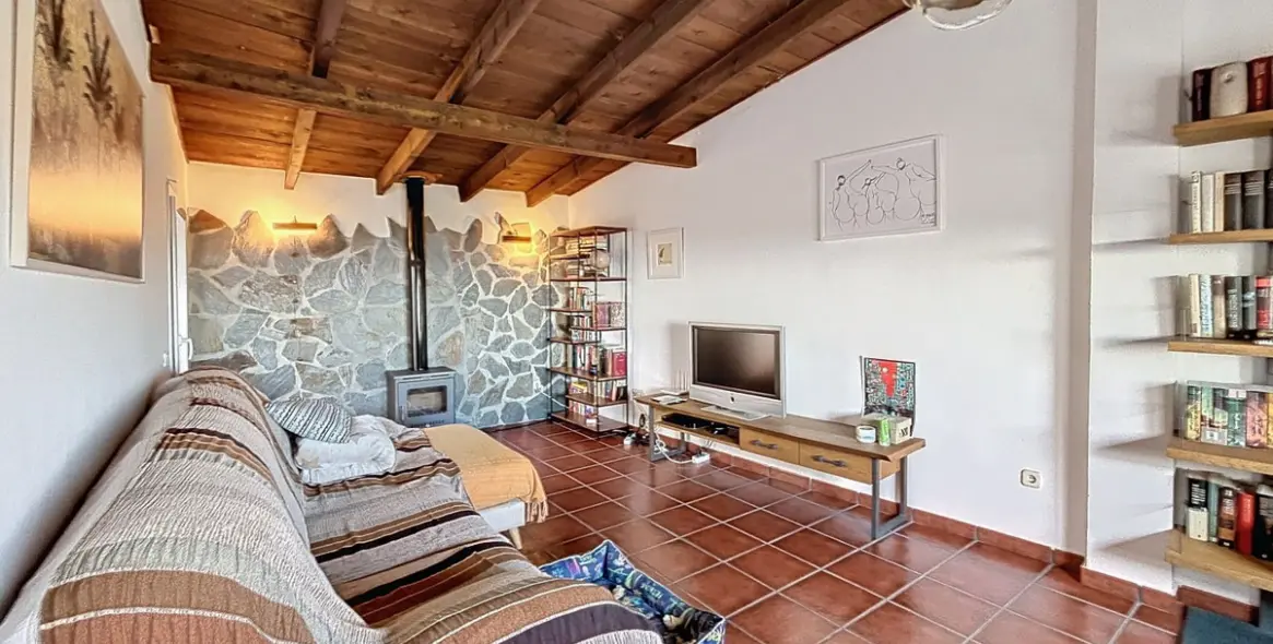 Sale of detached villa in Almayate 23