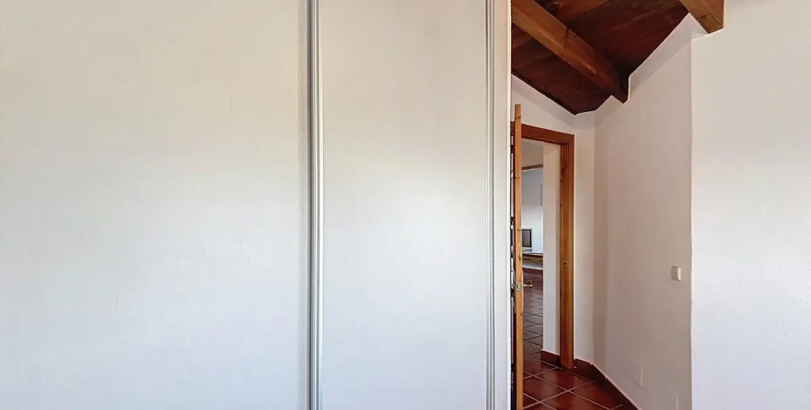 Sale of detached villa in Almayate 27