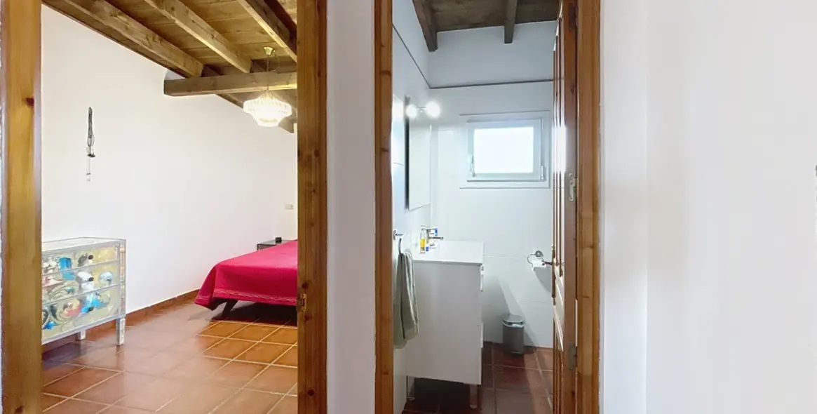 Sale of detached villa in Almayate 28