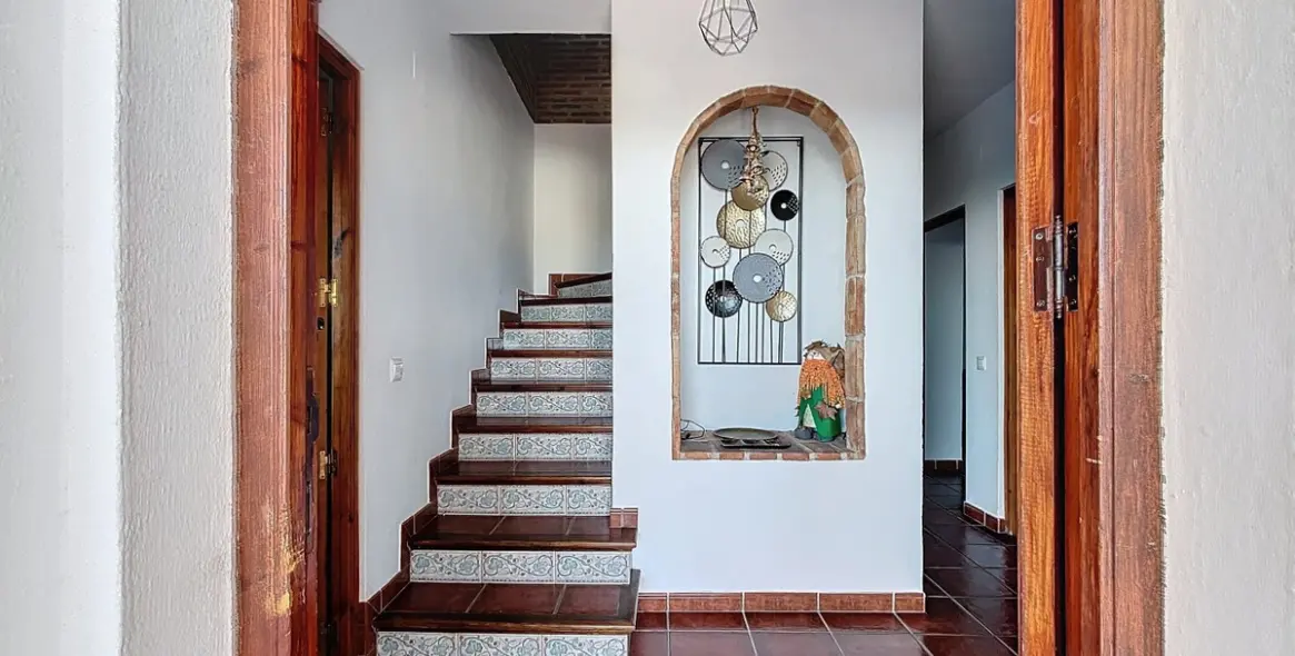 Sale of detached villa in Almayate 33