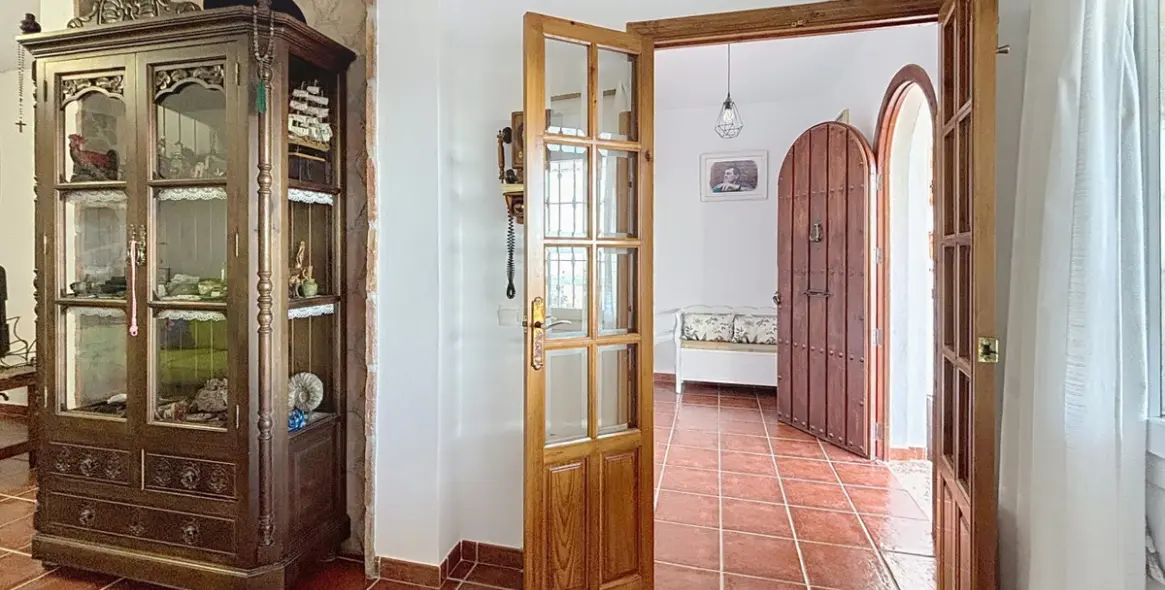 Sale of detached villa in Almayate 35