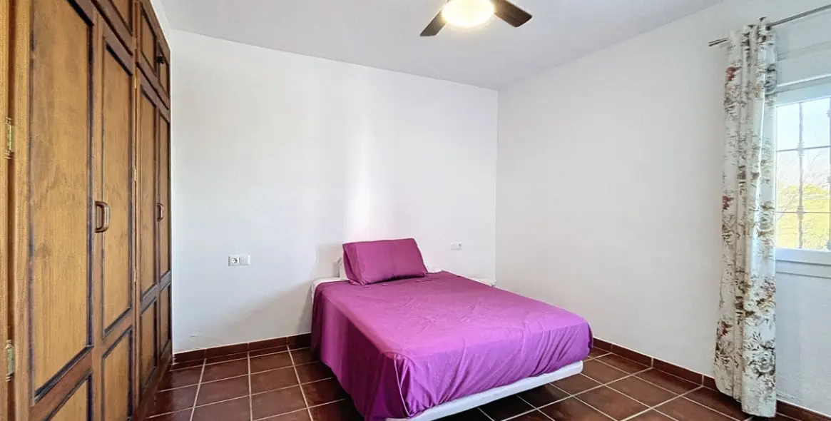 Sale of detached villa in Almayate 40