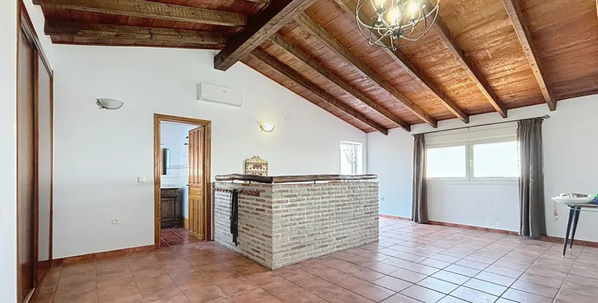 Sale of detached villa in Almayate 46