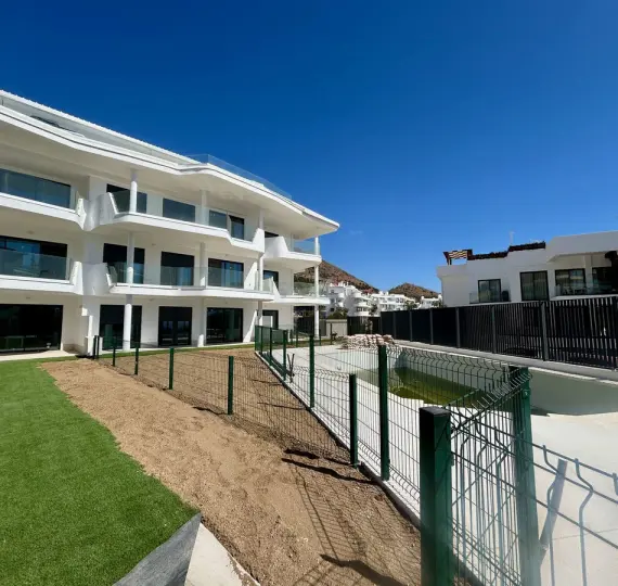 Продажа апартаментов на первом этаже в Fuengirola