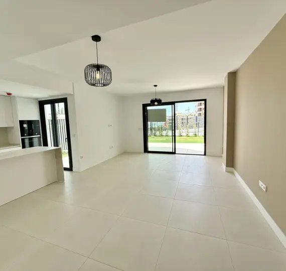 Продажа апартаментов на первом этаже в Fuengirola