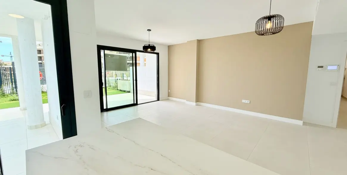 Продажа апартаментов на первом этаже в Fuengirola 4