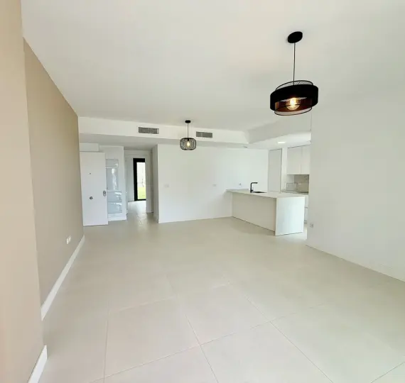 Продажа апартаментов на первом этаже в Fuengirola