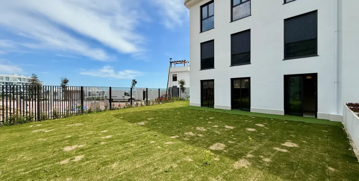 Sale of ground floor apartment in Fuengirola 24