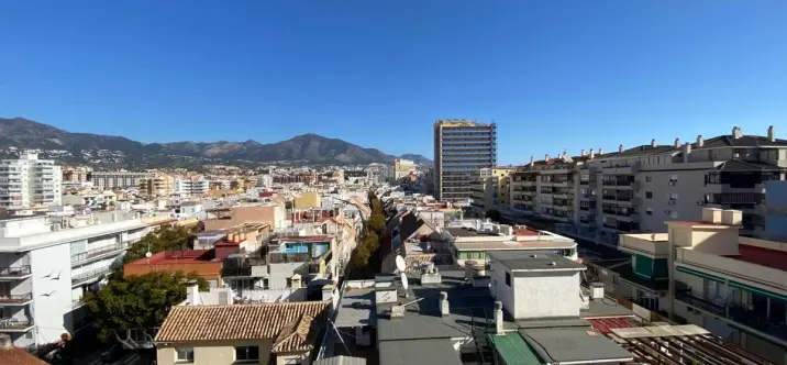 Продажа апартаментов на среднем этаже в Fuengirola 0